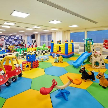 Hotel Cozi Resort Tuen Mun Hong Kong Bagian luar foto